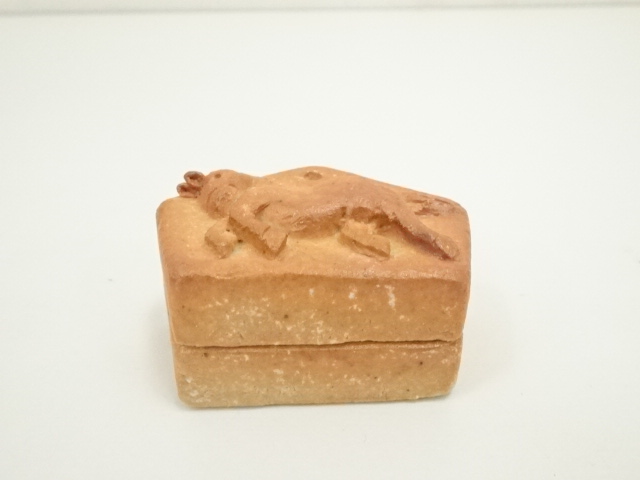  信楽焼　四代　高橋楽斎造　干支午香合（共箱）